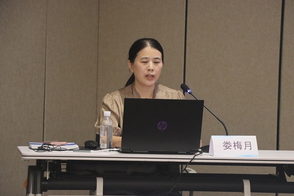 集团党委副书记、工会副主席娄梅月主讲《公司发展历程及平博足球_平博（中国）》.jpg